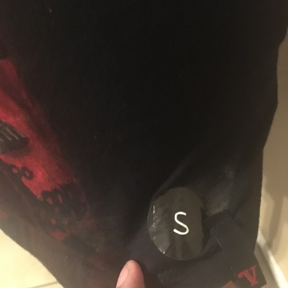 Gorgeous Tillys V-neck tee/ female bull fighter! - Picture 2 of 4